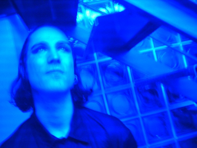 TweakerRay before show 28.11.2003 / Nova Gorica - Mostovna - making of: FUTURE NOIR - HANIN ELIAS